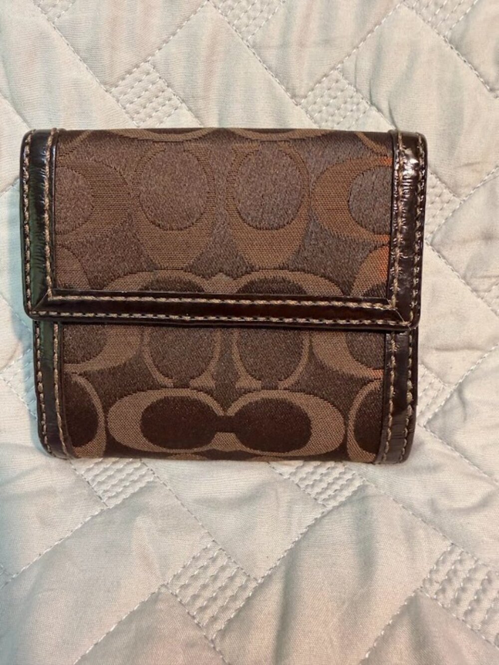 Coach Signature Brown Jacquard Compact Wallet Pink Interior - Picture 6 of 6